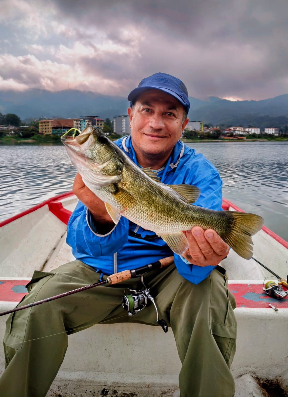Pesca de Medio Día en el Embalse de Guatapé